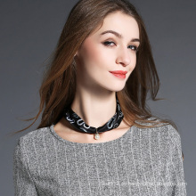 Collar de seda negra de la bufanda para las mujeres